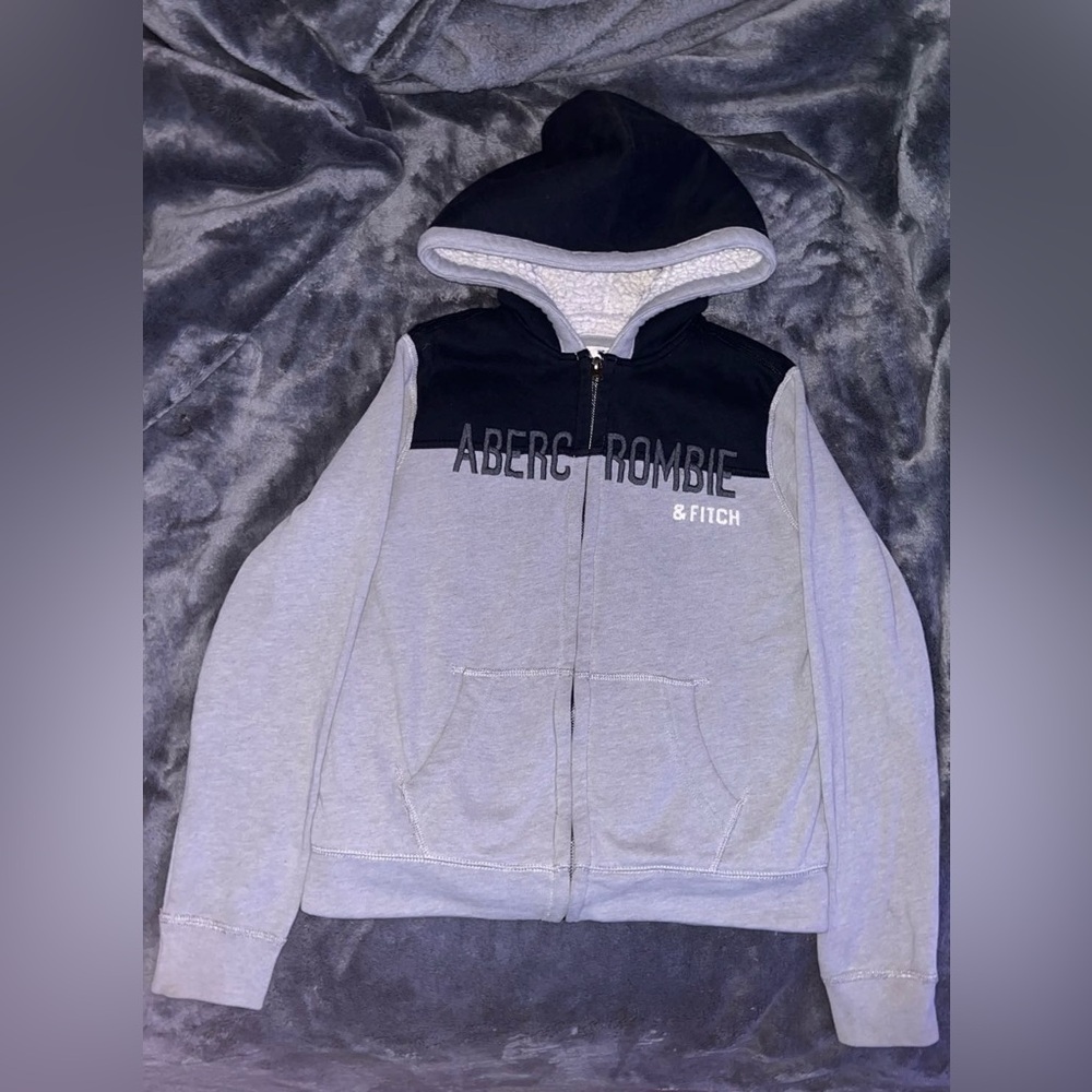 Children’s size 11/12 Abercrombie kids warm Sherpa jacket children’s zip-up